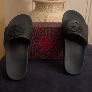Tory Burch size 7 Lina Slide -North Nappa